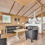 Front In Juelsminde With Sauna *