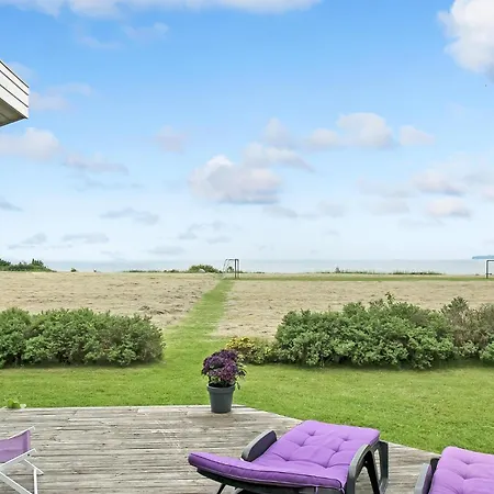 펜션 Awesome In Juelsminde With Sauna *